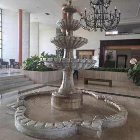 Hotel Grand Muthu Golf Plaza &