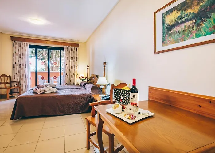 Grand Muthu Golf Plaza & Σαν Μιγκέλ ντε Αμπόνα