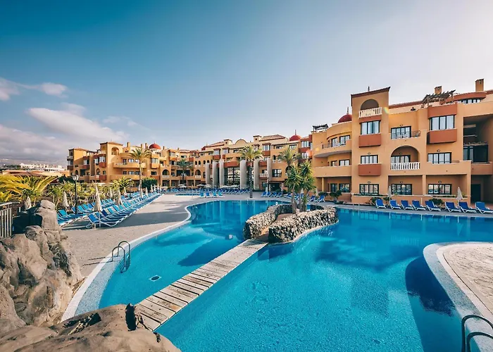 Grand Muthu Golf Plaza & Отель