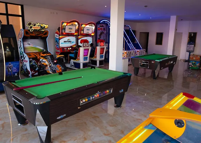 Отель Grand Muthu Golf Plaza &