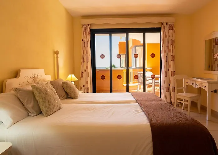 Grand Muthu Golf Plaza & Отель Сан Мигель