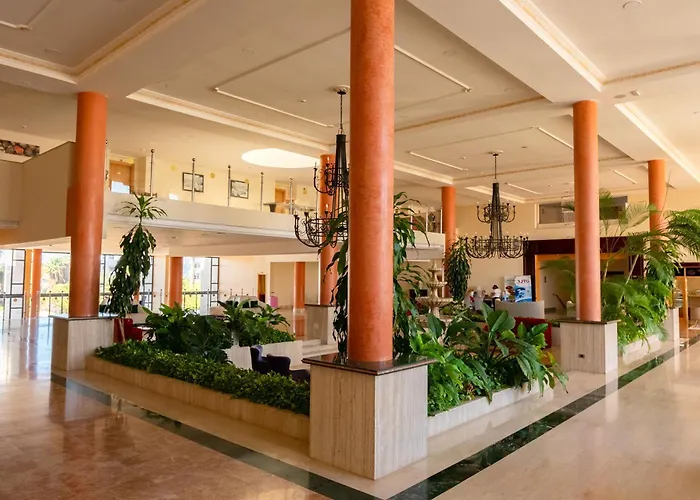 Отель Grand Muthu Golf Plaza & 5*
